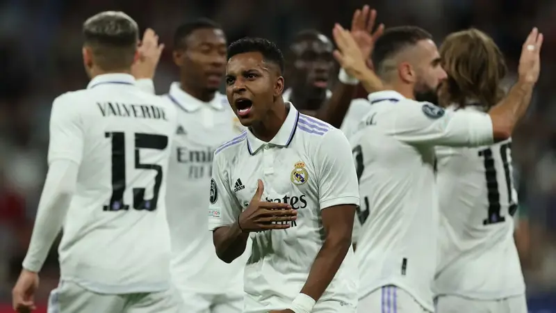 صحف رياضية: "برشلونة وإشبيلية أسماك القرش لدى مورينيو".. و"ريال مدريد يلعب من أجل الصدارة"