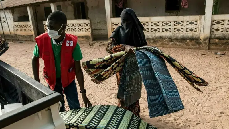 آلاف اللاجئين والنازحين في غامبيا بسبب نزاع مسلح بالسنغال المجاورة