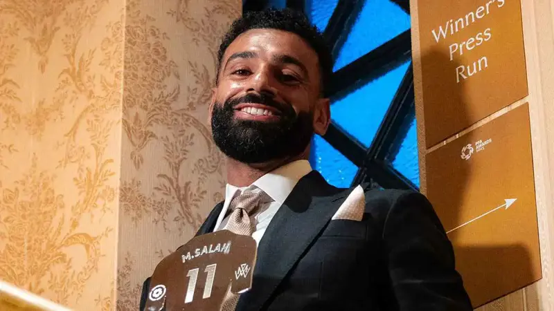 دفعة كبيرة.. هل يفوز محمد صلاح بالكرة الذهبية بعد سيطرته على إنجلترا؟