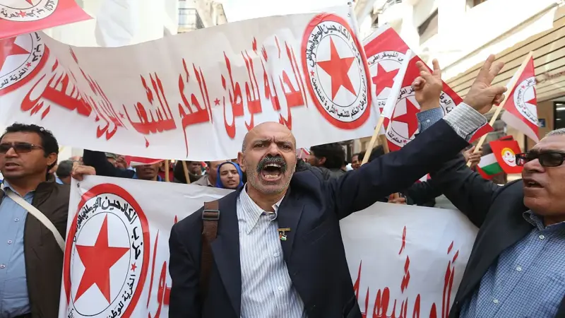 اتحاد "الشغل" التونسي محذرًا حكومة الشاهد: "الوضع في البلاد خطير"