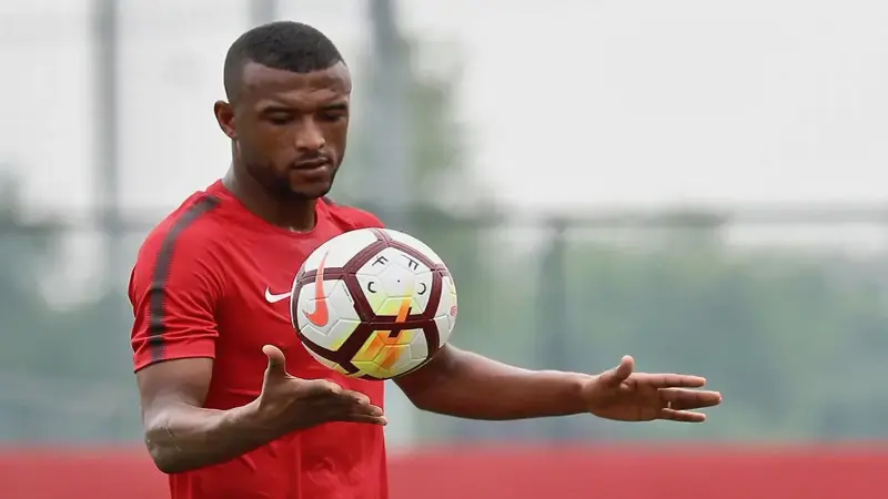 المغربي أيوب الكعبي يقترب من بيراميدز في صفقة انتقال حر