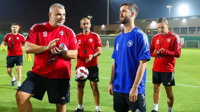 كوزمين أولاريو مدرب الشارقة يرفض تدريب منتخب الصين