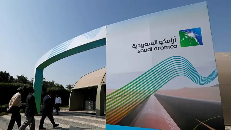 أرامكو وتوتال تفتتحان أول محطتي وقود من شبكة تخطط لها السعودية