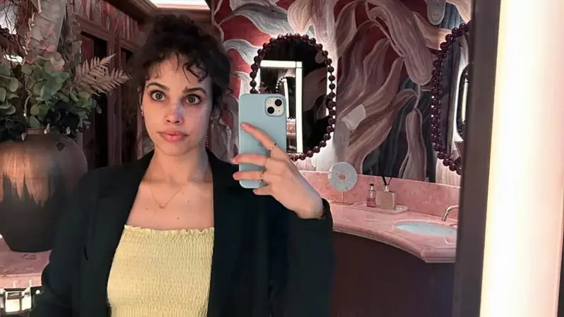 بكلمة عفوية.. نور عمرو دياب ترد على شائعات خلافها مع والدها