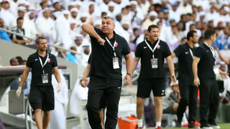 بعد تلقيه عرضا رسميا.. كوزمين أولاريو يكشف موقفه من تدريب منتخب الإمارات