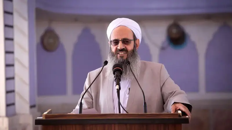 زعيم سنة إيران ينتقد سجن السلطات أحد كبار المفكرين الإصلاحيين