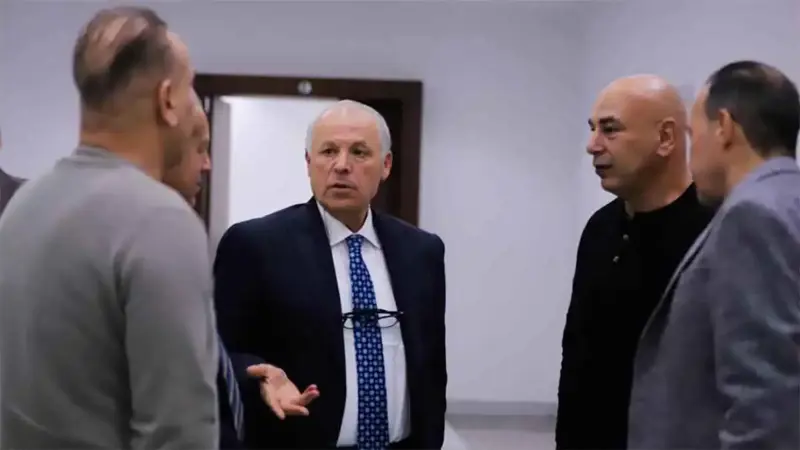 تجاهله.. هاني أبو ريدة يفجر غضب حسام حسن قبل مباراة مصر وإثيوبيا