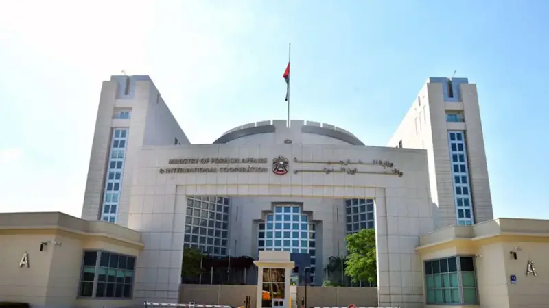 الإمارات تطلق خدمة جديدة لإعادة المقيمين العالقين خارج البلد