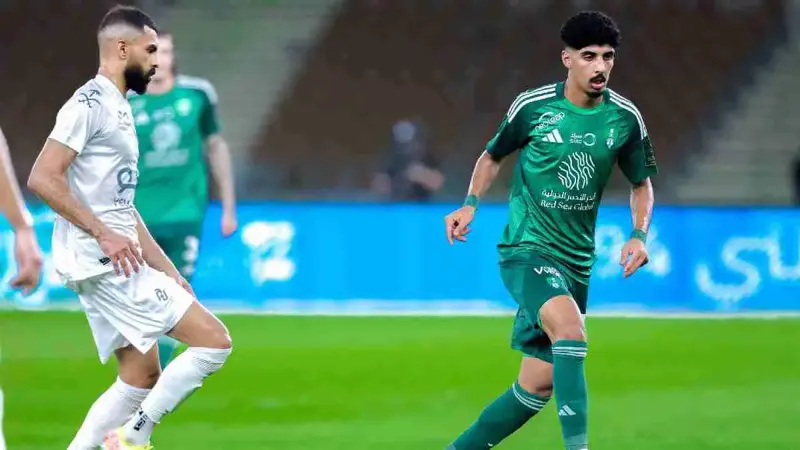 رد فعل مفاجئ من الهلال والاتحاد بعد خسارة الأهلي أمام الجندل
