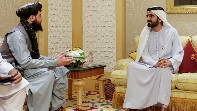 محمد بن راشد يجري مباحثات مع وزير الدفاع الأفغاني بالإنابة