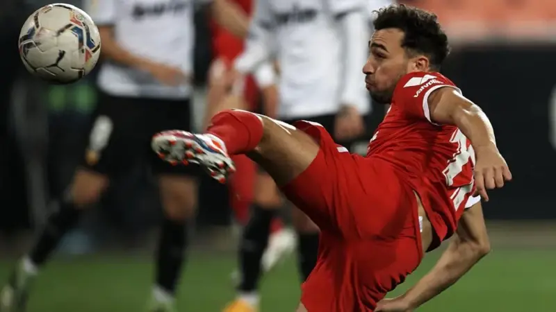 بإمكانه تمثيل منتخب المغرب.. الفيفا يعلن رسميًا تغيير "الجنسية الرياضية" لمنير الحدادي