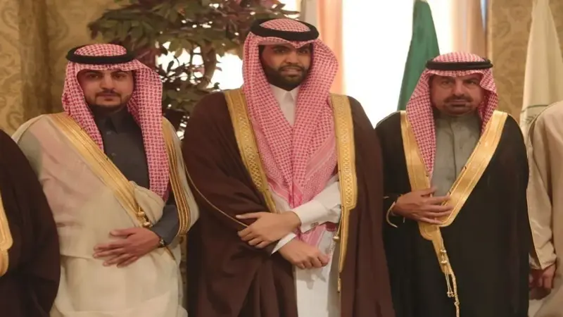الشيخ سلطان بن سحيم يعلن تأييده لاجتماع يستهدف تغيير سياسة قطر (فيديو)