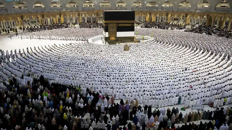 السعودية تدشن "التاكسي الطائر" في موسم الحج هذا العام (فيديو)