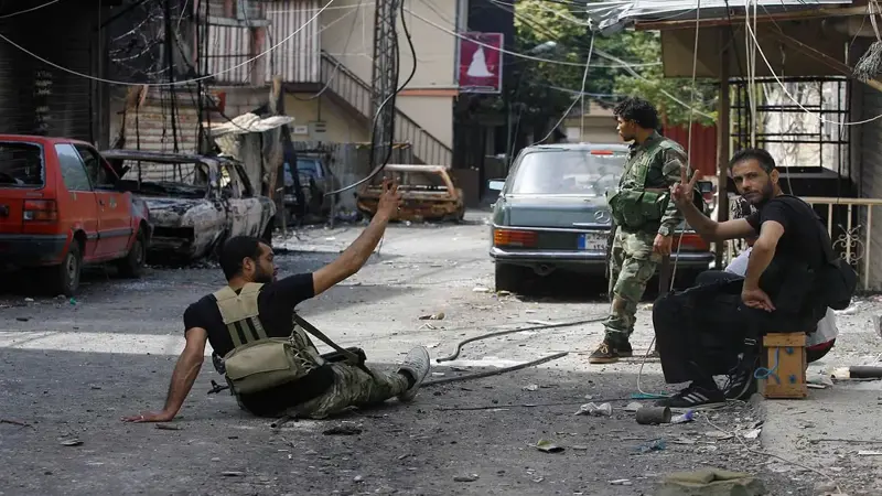 لبنان.. اشتباكات عنيفة في مخيم عين الحلوة للاجئين الفلسطينيين