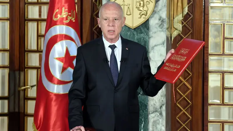 بعد ختم الدستور.. "الخلاص" التونسية تدعو لانتخابات رئاسية وبرلمانية مبكرة