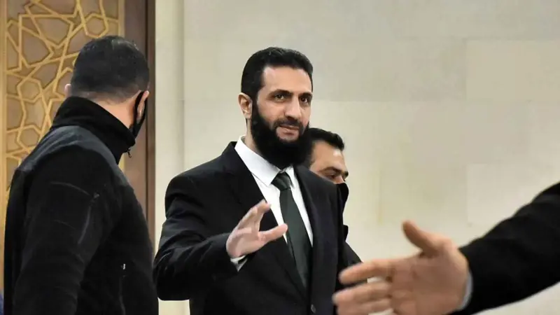 "ابق في إدلب".. والد الشرع يكشف تفاصيل اللحظات الأخيرة قبل هجوم نجله على حلب