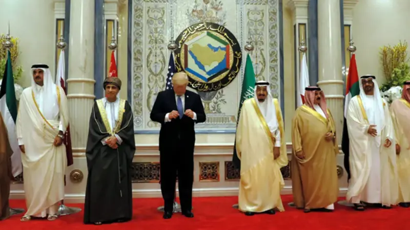 بالفيديو.. انطلاق القمة الخليجية الأمريكية بالرياض