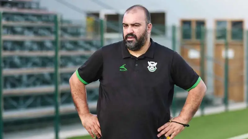 بعد تعيين الجزائري مضوي مدربًا.. النصر الليبي يعلن التعاقد مع صفقة تونسية