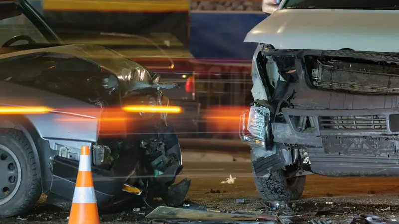 الجزائر.. مصرع وإصابة 25 شخصا في حادث تصادم مروع (صور)
