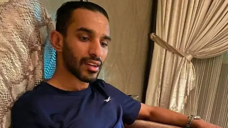 خالد الزيلعي في أحدث ظهور له يطلب مقابلة عبدالرزاق حمدالله.. ونجم النصر يرد (فيديو)
