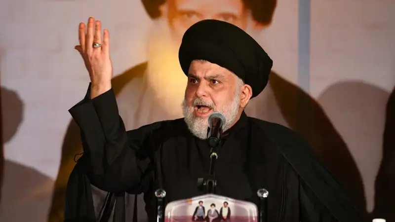 الصدر يصعد لهجته ضد قيس الخزعلي ويطالبه بلجم ميليشياته "الوقحة"