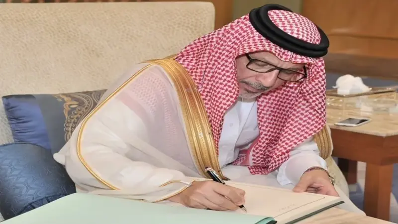 سفير السعودية في القاهرة ينفي زيارة الملك سلمان لـ"تيران وصنافير"