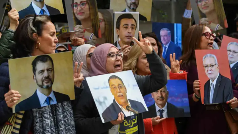 "تهم ملفقة".. العفو الدولية تعلق على إدانات المعارضين في تونس