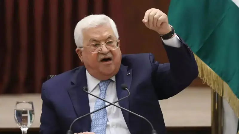 "واشنطن بوست": محمود عباس يواجه أزمة ثلاثية الأبعاد