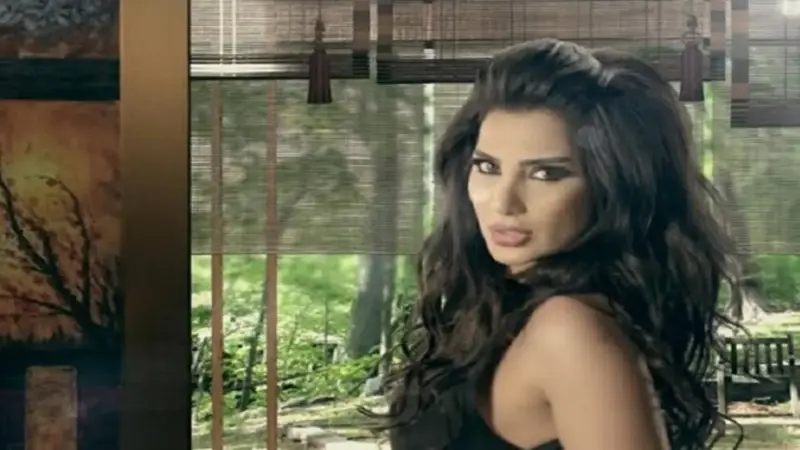 صور.. "شيراز" تنتهي من تصوير "أموت وأنساك"