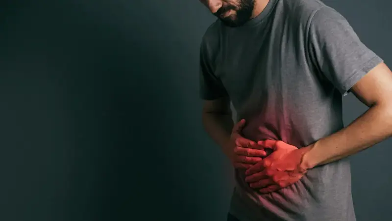 انتبه.. هذه الأعراض تشير إلى إصابتك بقرحة المعدة