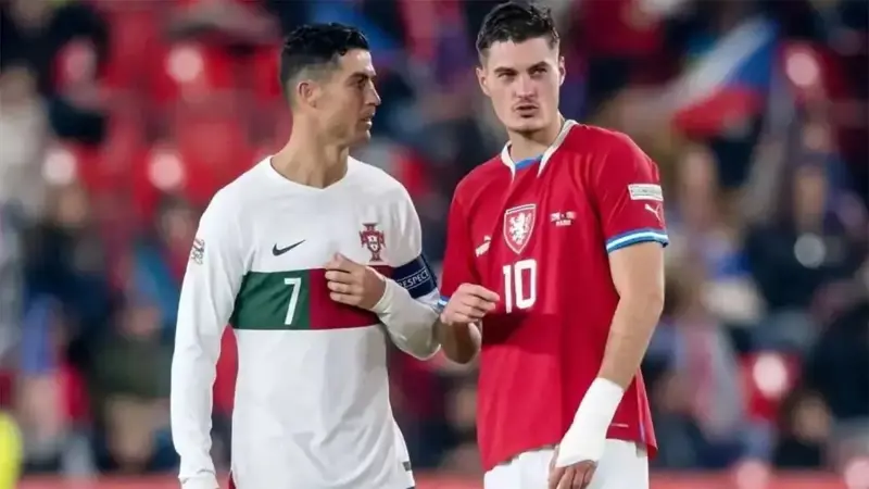 رونالدو أمام شيك.. معركة جديدة بين هدافي كأس أوروبا الماضية 
