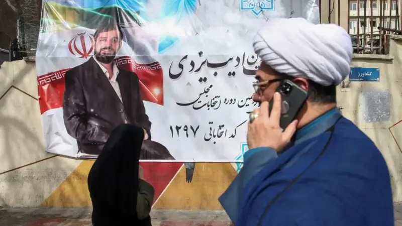 سياسي إصلاحي يهاجم زعيمه ويحمله مسؤولية خسارة الانتخابات في إيران