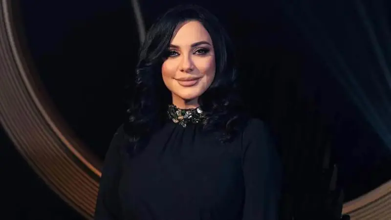 سلاف فواخرجي تكشف الستار عن تمثال أسمهان بدار الأوبرا المصرية (صور)