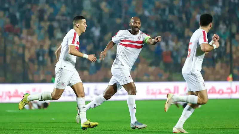 إمام عاشور يخرج غاضبًا ويرفض الاحتفال مع لاعبي الزمالك بالفوز على حرس الحدود 