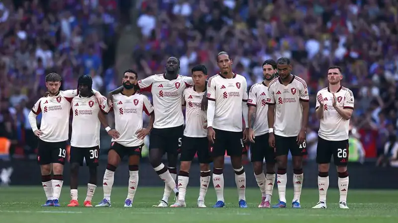 مفاجأة.. أكثر لاعب أثار استياء جمهور ليفربول أمام كريستال بالاس