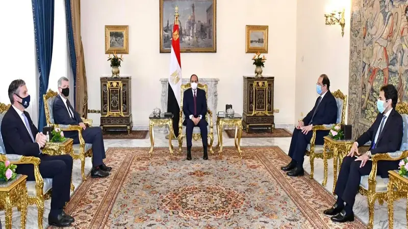 الرئيس المصري يبحث مع وفد أمني بريطاني تعزيز التعاون الاستخباراتي