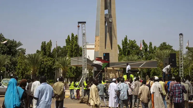 الشرطة السودانية تفرق محتجين حاولوا اقتحام مقر مجلس الوزراء