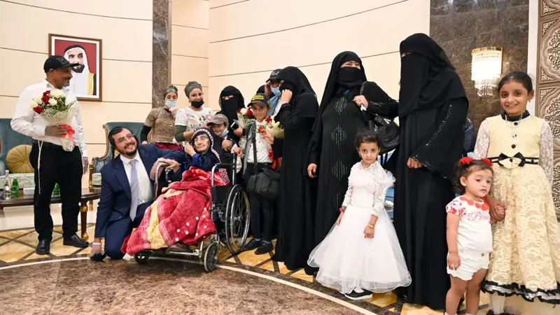 الإمارات تجمع شمل عائلة يمنية يهودية بعد فراق 15 عاما (فيديو وصور)
