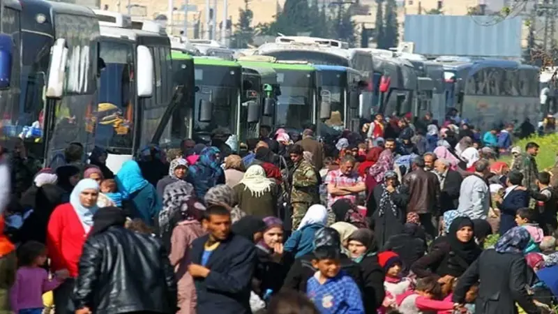 وصول أول دفعة من أهالي بلدتي كفريا والفوعة إلى اللاذقية السورية