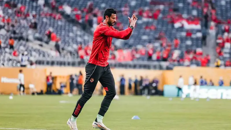 يجلس على دكة البدلاء.. إكرامي يصدم محمد الشناوي (فيديو)