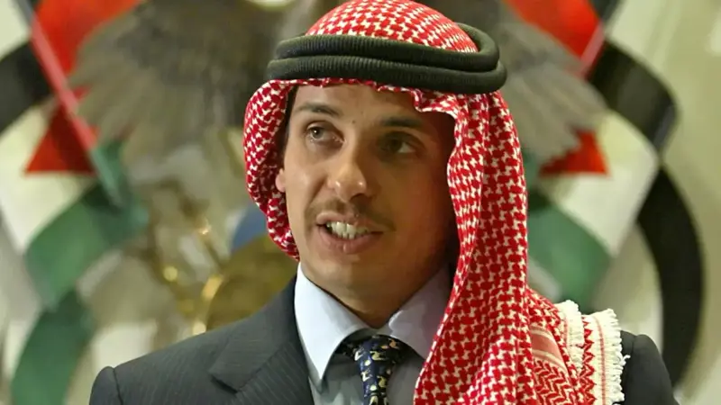 تداول تسجيل صوتي مسرب للحوار الذي دار بين الأمير حمزة وقائد الجيش