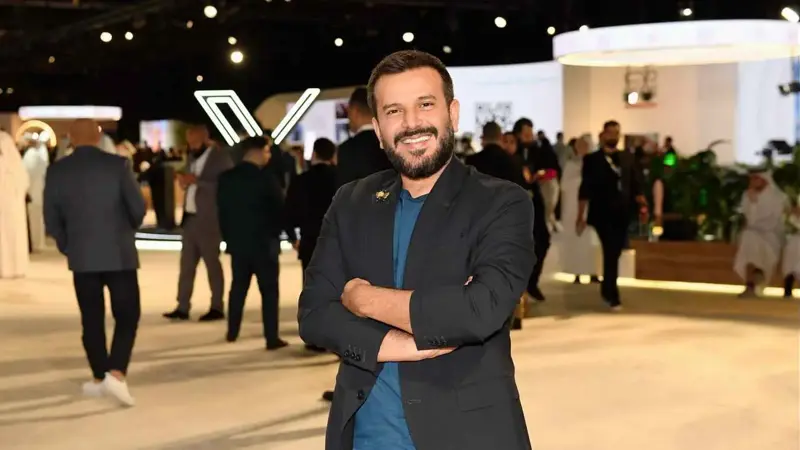 رحيل "مفاجئ" للإعلامي السوري صبحي عطري عن 48 عاماً