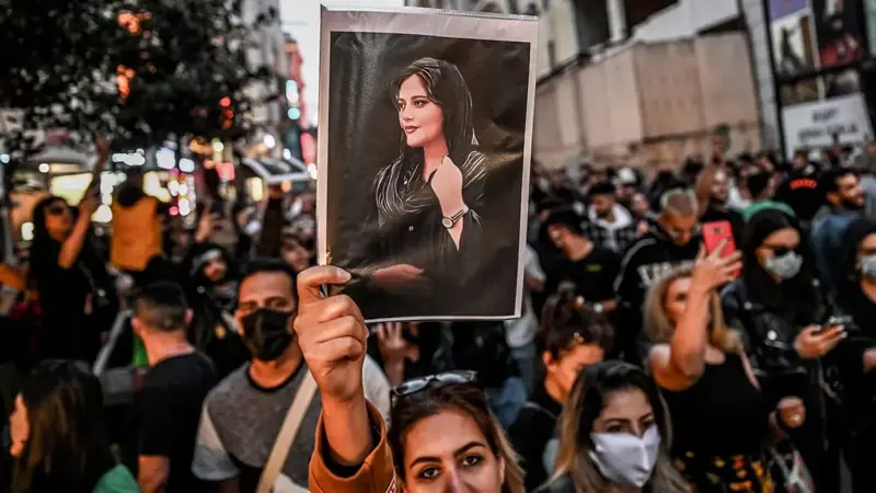إيران.. 3 قتلى جدد في الاحتجاجات المتواصلة على وفاة مهسا أميني