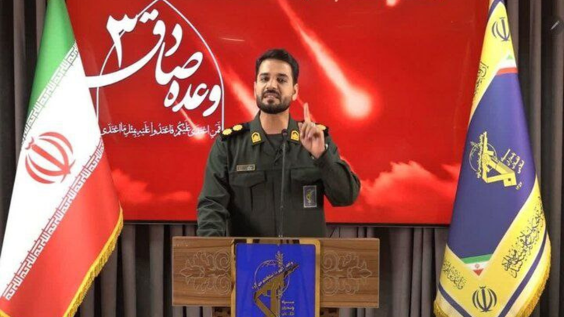 إيران تحذر أمريكا وإسرائيل من أي اختراق جديد لأجوائها (فيديو)