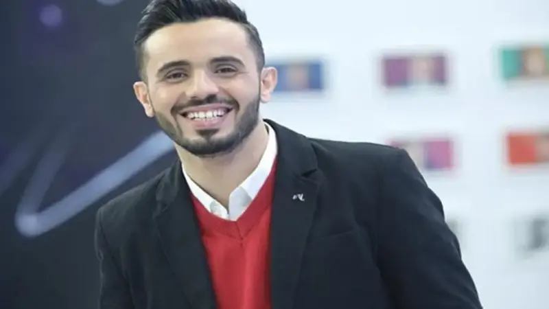 بالفيديو.. نجم "أراب آيدول" عمار العزكي في باحة المسجد الأقصى