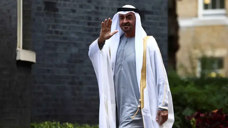 الرئيس الإماراتي محمد بن زايد يصل أنغولا في زيارة دولة