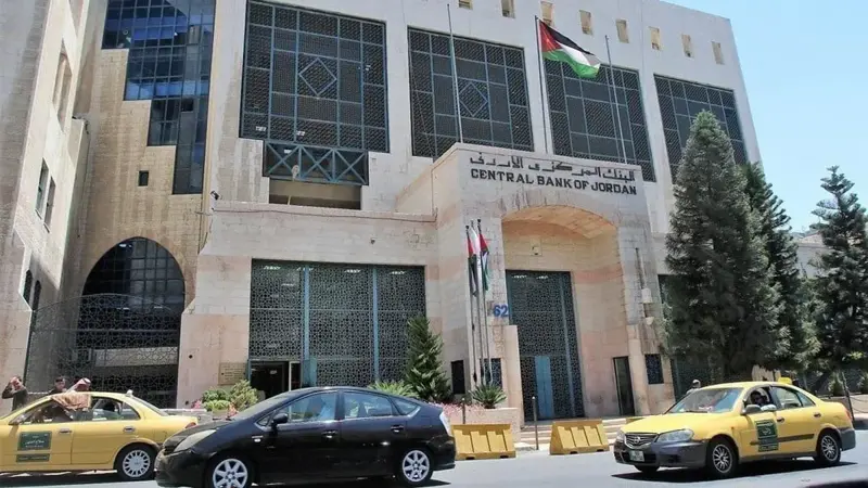 محافظ المركزي الأردني لا يرى تغييرا في ربط العملة بالدولار على المدى المتوسط‎