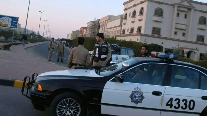 الكويت.. ضبط 29 شخصا أغلبهم نساء في صالة للعب القمار