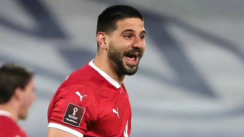 نواف بن سعد أوقف اتفاق بن نافل.. كم سيدفع الهلال من راتب ميتروفيتش مع الريان؟