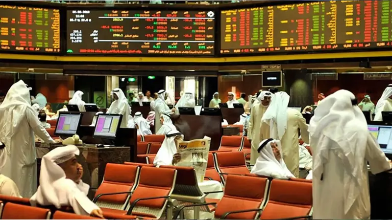 هبوط أسعار النفط يدفع أسواق الخليج إلى التراجع